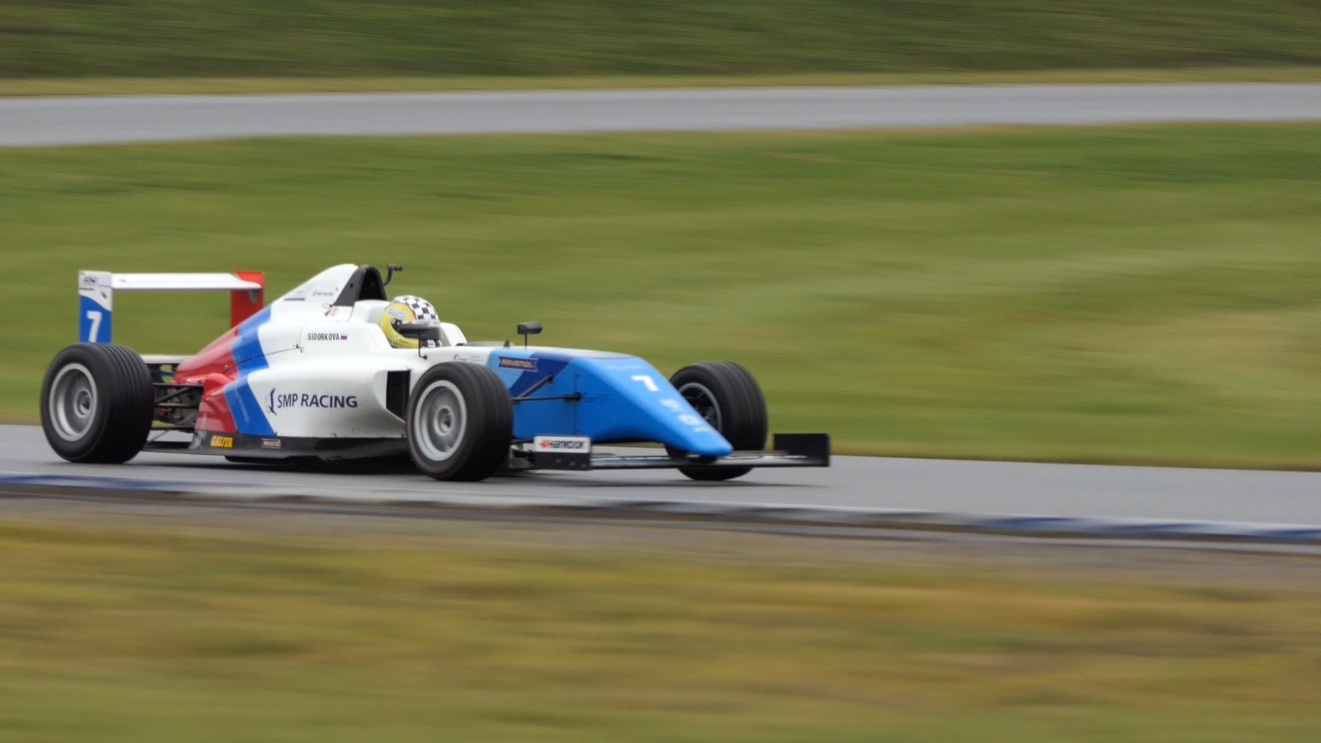 В Эстонии завершились тесты участников Академии SMP Racing