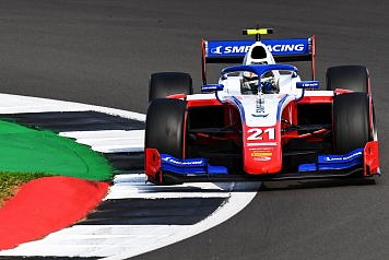 Роберт Шварцман стартует с поул-позиции в воскресной гонке Формулы 2
