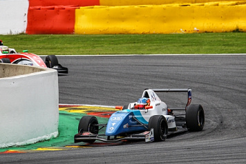 Пилот SMP Racing Матевос Исаакян квалифицировался вторым на этапе Formula Renault 2.0 ALPS в Бельгии