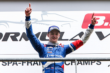 Егор Оруджев одержал победу в первой гонке этапа Formula V8 3,5 в Бельгии