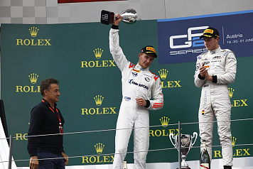 Сергей Сироткин занял вторую ступень подиума в первой гонке этапа GP2 Series 
