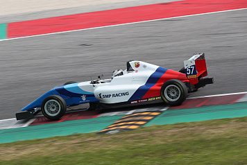 Михаэль Белов принял участие во втором этапе итальянской Формулы 4